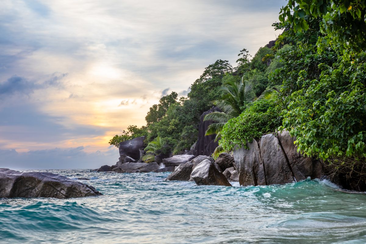 Seychelles luxury yacht sailing